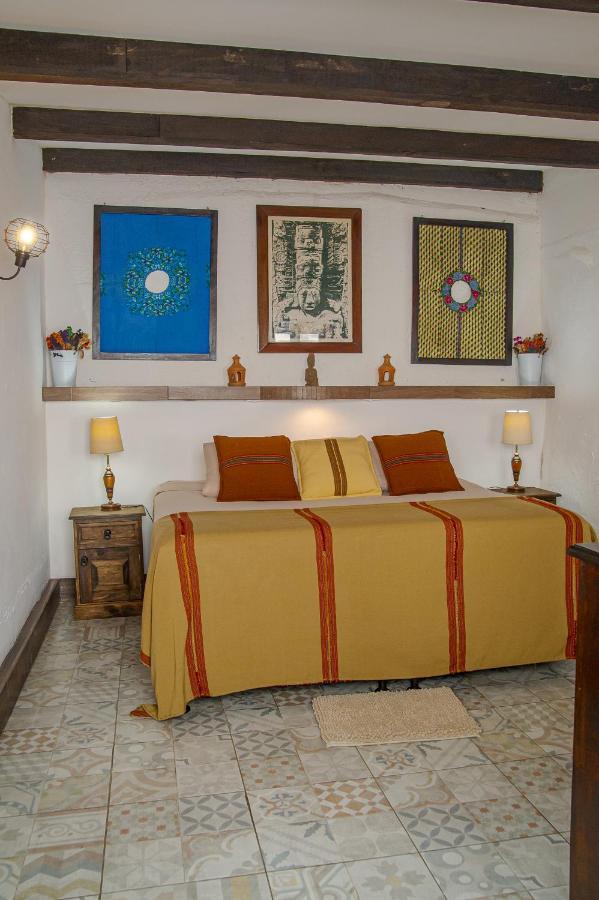 Nikikot Hostel & Hotel Antigua Bagian luar foto