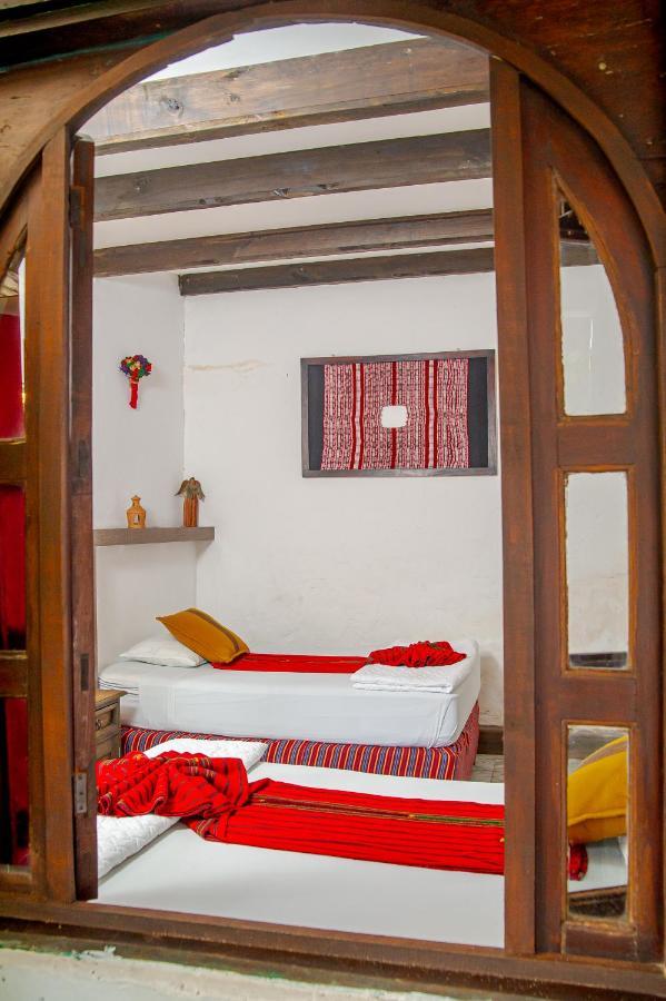 Nikikot Hostel & Hotel Antigua Bagian luar foto